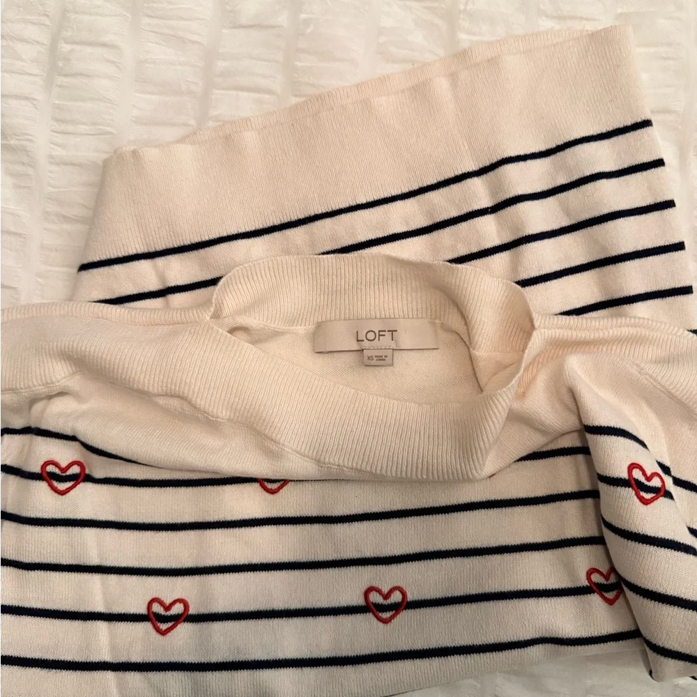 LOFT Cream and Navy Heart Stripe Sweater - Picture 5 of 5